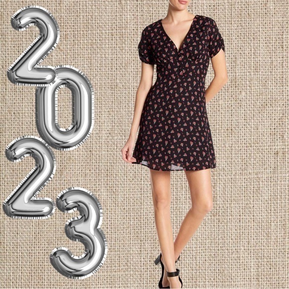 emory park Dresses & Skirts - Strawberry 🍓 Print Mini V neck dress